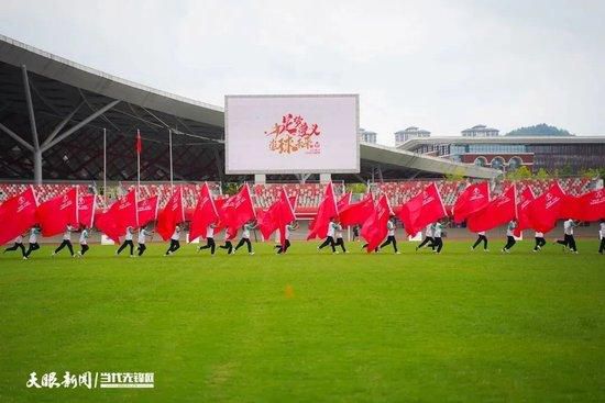 伍四六治县有方，皇上表扬了伍四六，并暗示额外再表扬一人，人选由伍四六保举，夫人麻翠姑有否决权。此令一出，主簿与四个班头皆不淡定，五官为这个声誉睁开明枪暗箭。当令县里产生一宗命案，而案件关系到多年前……